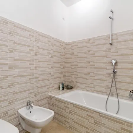 Apartment Como Lake Cosy Flat With Garden And Parking