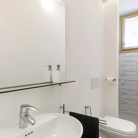 Lägenhet Como Lake Cosy Flat With Garden And Parking